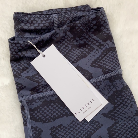 New All Fenix Anthropologie Navy Snake Leggings - Picture 4 of 9